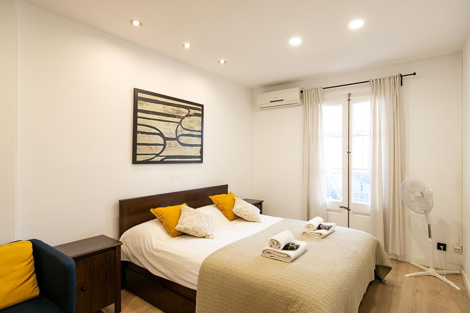 Beautiful Apartment With Terrace In Barcelona Exterior photo